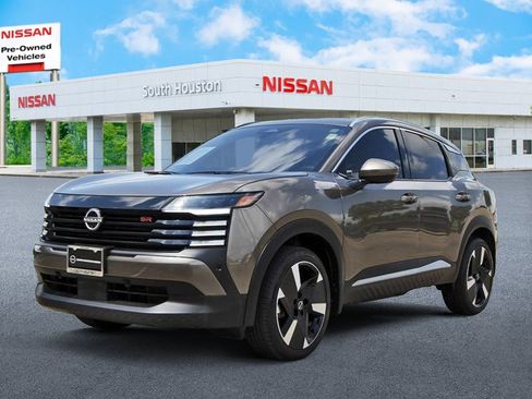 Certified 2025 Nissan Kicks SR AWD/4WD image 2