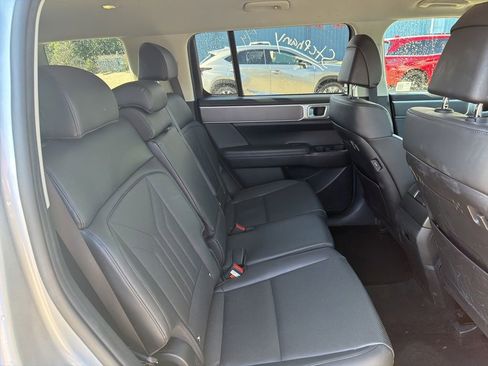 Used 2025 Hyundai Santa Fe SEL AWD/4WD image 4