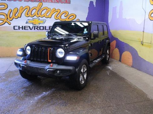 Used 2018 Jeep Wrangler Unlimited Sahara w/ Uconnect 4C Nav & Sound Group image 4