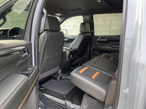 Used 2024 GMC Sierra 1500 AT4 w/ Technology Package AWD/4WD image 12