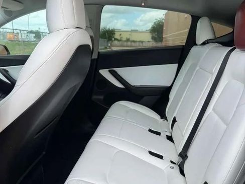 Used 2021 Tesla Model Y Long Range AWD/4WD image 10