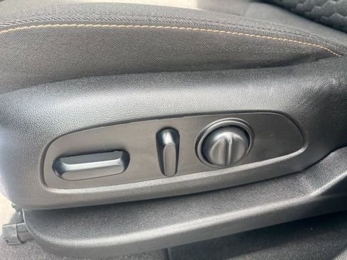 Used 2020 Chevrolet Equinox LT image 25