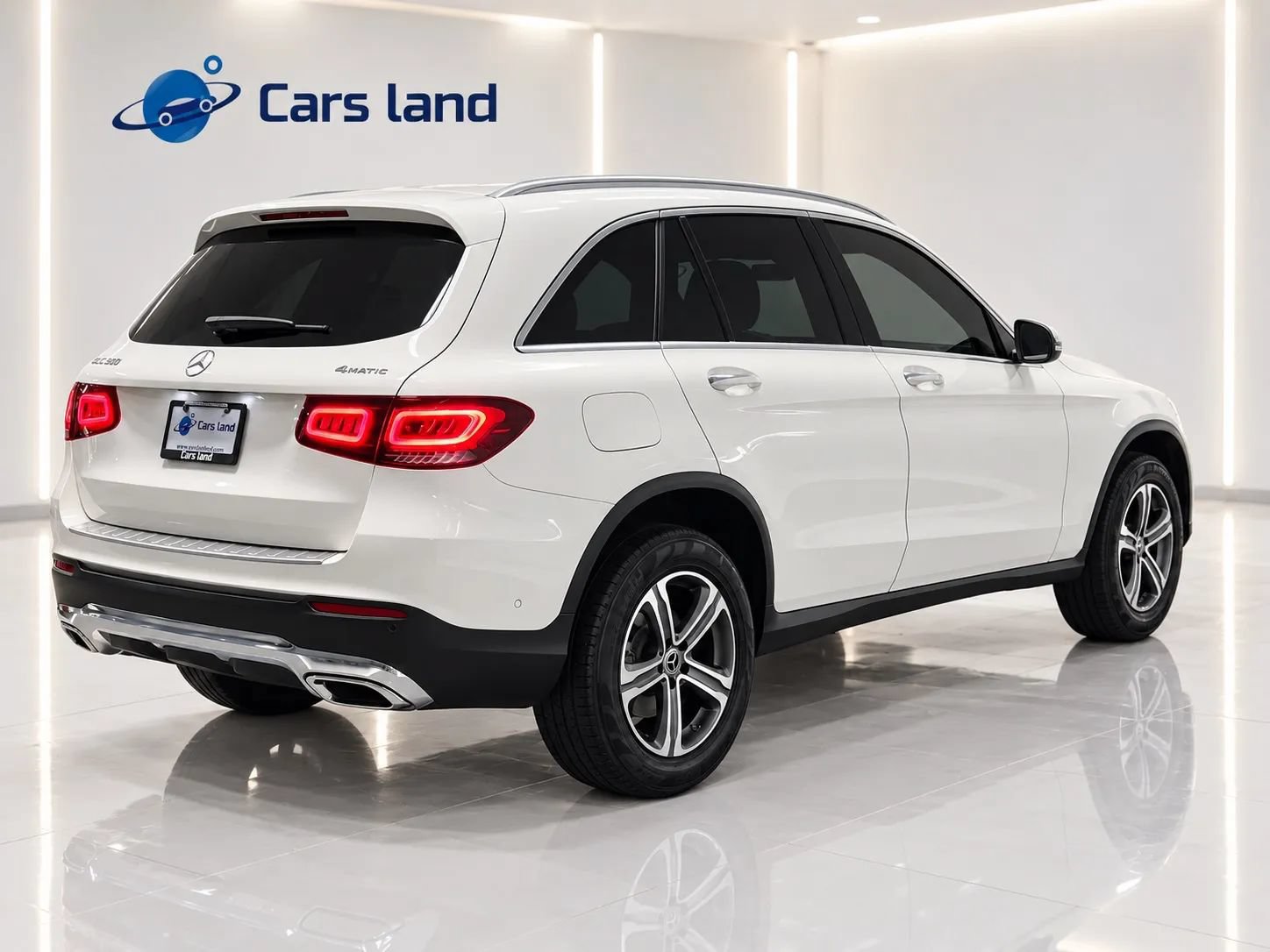 Used 2021 Mercedes-Benz GLC 300 4MATIC w/ Premium Package image 3