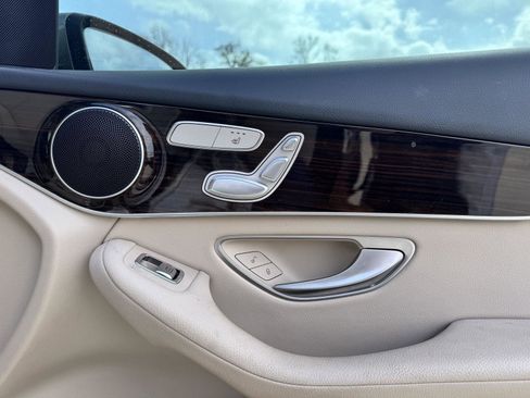 Used 2022 Mercedes-Benz GLC 300 image 29