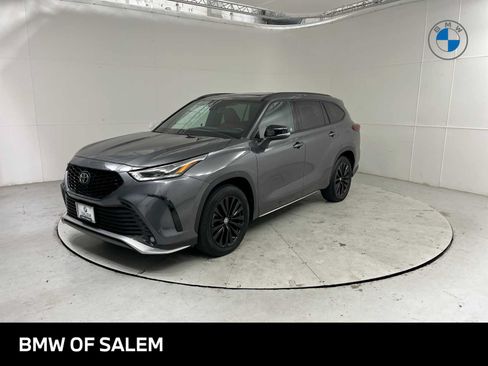 Used 2023 Toyota Highlander XSE AWD/4WD image 1