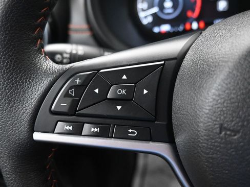 Used 2023 Nissan Kicks SR image 29