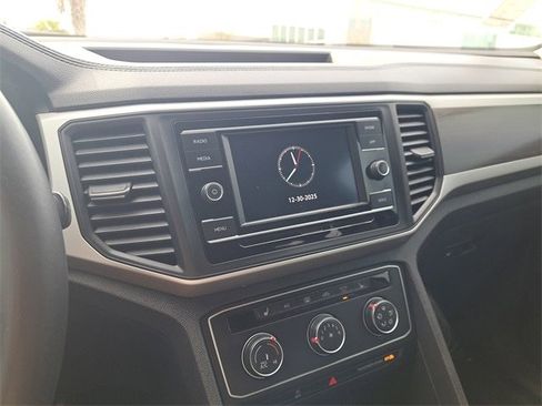 Used 2022 Volkswagen Atlas SE image 23