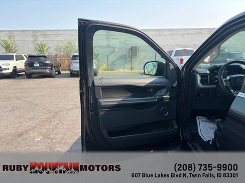 Used 2024 Ford Expedition XLT AWD/4WD image 23
