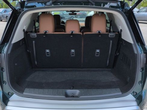Certified 2025 Nissan Pathfinder Platinum FWD image 13