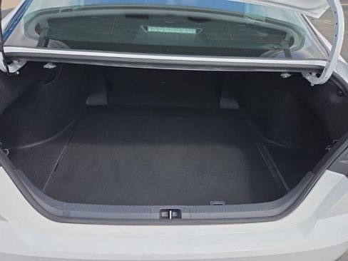 Used 2025 Toyota Camry LE image 7