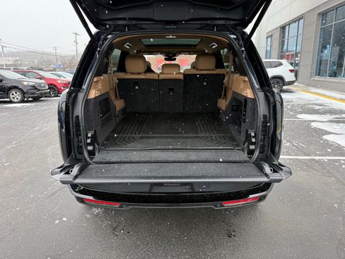 Used 2023 Land Rover Range Rover Long Wheelbase SE image 45