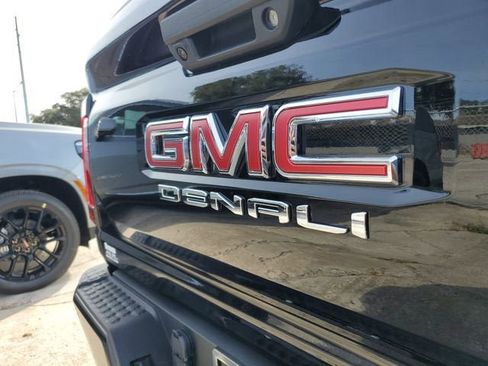 New 2026 GMC Canyon Denali image 7