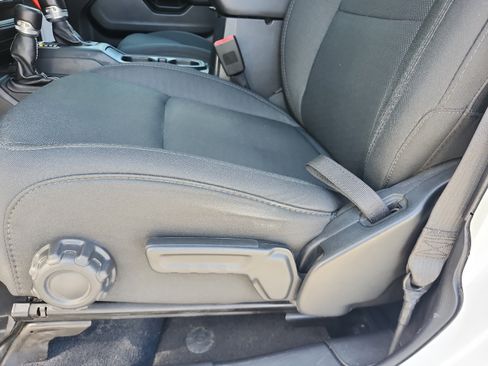 Used 2018 Jeep Wrangler Unlimited Sahara AWD/4WD image 14