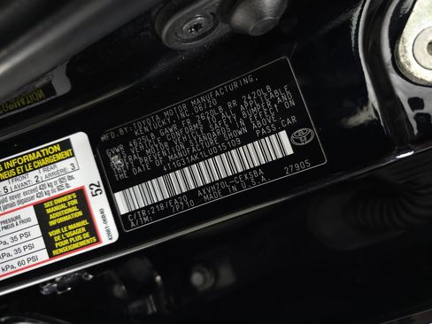 Used 2020 Toyota Camry SE FWD image 27