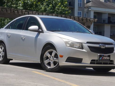 Used 2014 Chevrolet Cruze LT FWD image 4