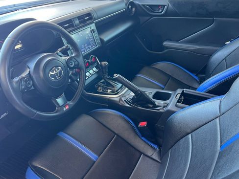 Used 2024 Toyota GR86 Premium RWD image 7