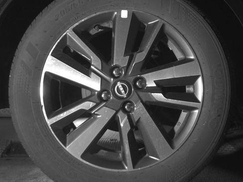 Used 2025 Nissan Versa SV FWD image 15