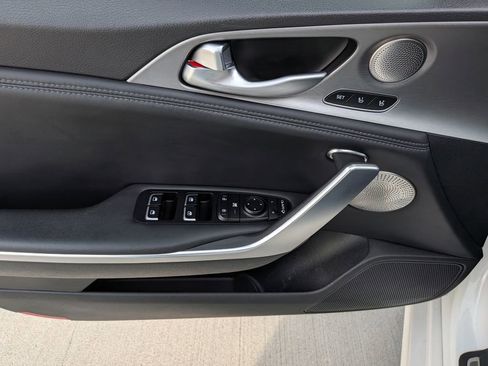 Used 2019 Kia Stinger GT2 AWD/4WD image 11