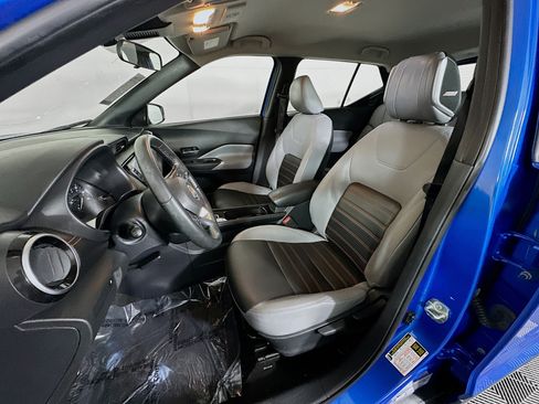 Used 2023 Nissan Kicks SR w/ SR Premium Package FWD image 12