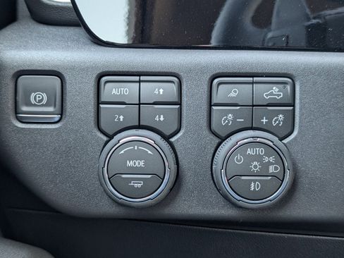 New 2026 Chevrolet Silverado 1500 LT Trail Boss w/ LT Trail Boss Premium Package image 17