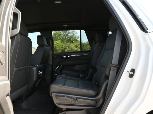 Used 2022 GMC Yukon Denali RWD image 19