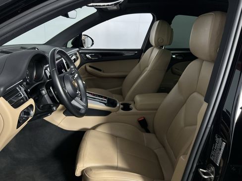 Used 2024 Porsche Macan w/ Premium Plus Package image 22