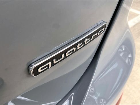 Used 2024 Audi Q4 e-tron Prestige AWD/4WD image 9
