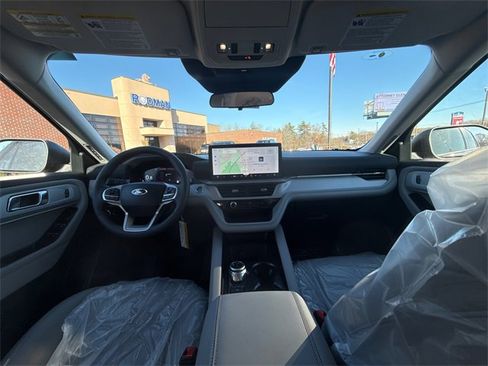 New 2026 Ford Explorer Active image 16