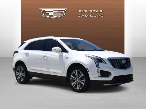 Used 2024 Cadillac XT5 Premium Luxury w/ Technology Package FWD image 7