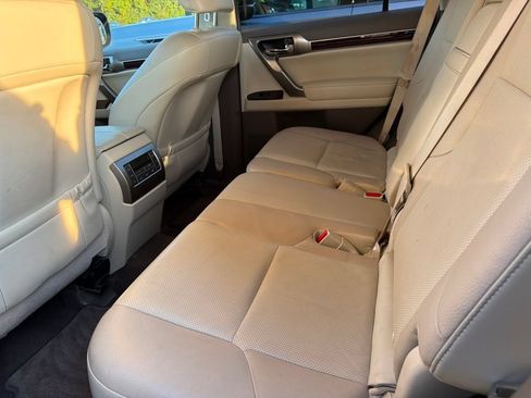 Used 2018 Lexus GX 460 Premium w/ Premium Package AWD/4WD image 4