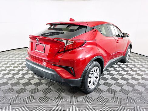 Used 2020 Toyota C-HR LE image 3