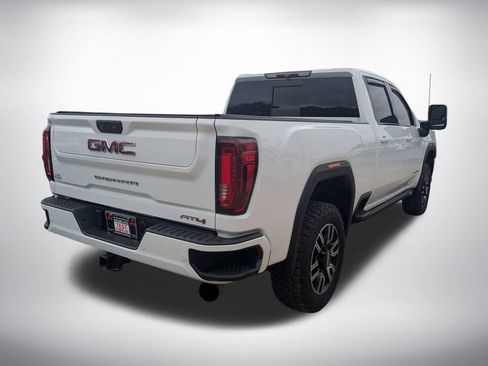 Used 2022 GMC Sierra 2500 AT4 w/ AT4 Preferred Package AWD/4WD image 3