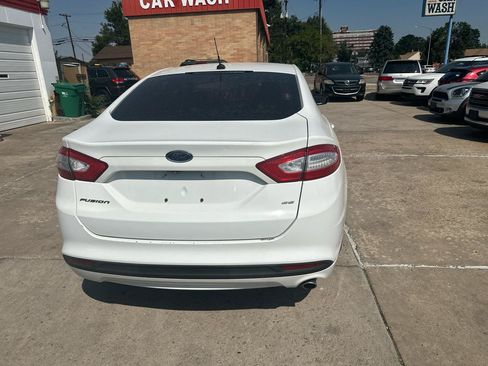 Used 2015 Ford Fusion SE FWD image 6