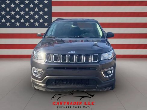Used 2019 Jeep Compass Latitude w/ Popular Equipment Group FWD image 3