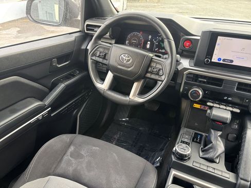 Used 2025 Toyota 4Runner TRD Off-Road image 30