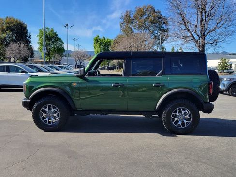 Used 2025 Ford Bronco Badlands image 2