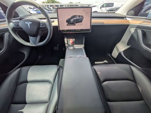 Used 2024 Tesla Model Y 2WD image 14