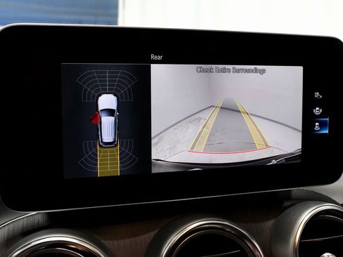 Used 2022 Mercedes-Benz GLC 300 4MATIC image 2