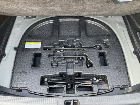 Used 2025 Toyota Camry LE image 41