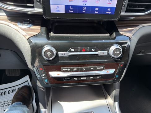 Used 2022 Ford Explorer Limited RWD image 25