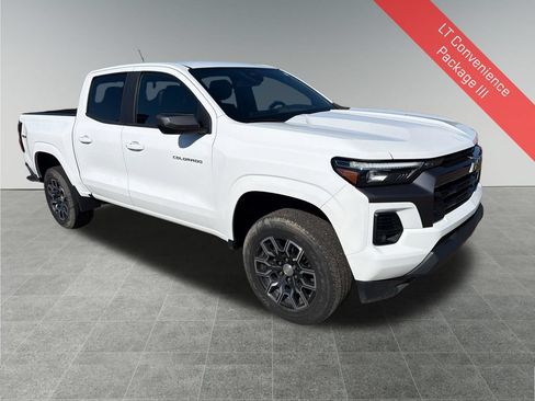 Used 2023 Chevrolet Colorado LT w/ LT Convenience Package III AWD/4WD image 9