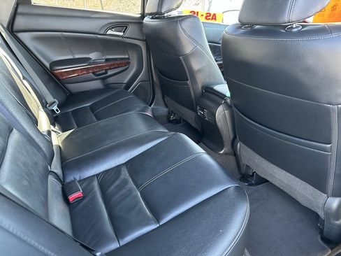 Used 2010 Honda Crosstour EX-L image 18