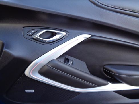 Used 2016 Chevrolet Camaro SS image 29