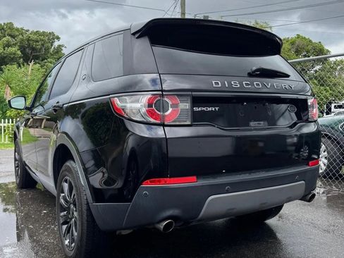 Used 2017 Land Rover Discovery Sport SE AWD/4WD image 4