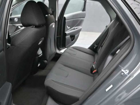 New 2026 Hyundai Elantra SE FWD image 16
