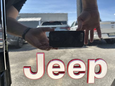 Used 2026 Jeep Wrangler Unlimited Rubicon AWD/4WD image 26