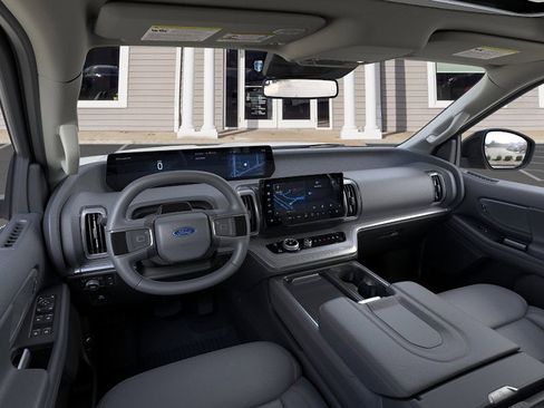 New 2025 Ford Expedition Max Active image 9