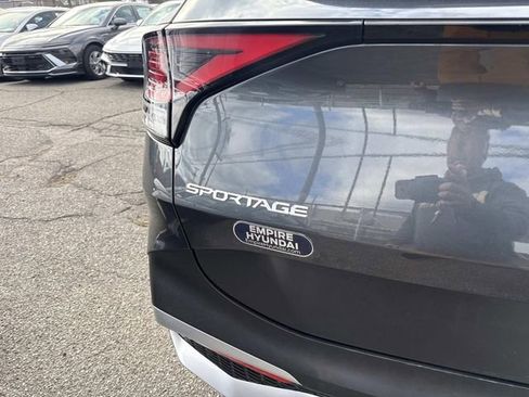 Used 2023 Kia Sportage EX image 7