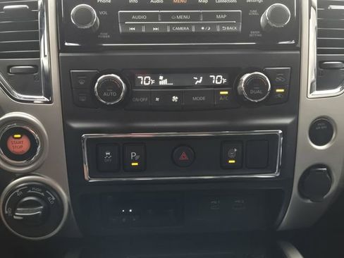 Used 2021 Nissan Titan SV w/ SV Convenience Package image 19