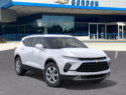 New 2026 Chevrolet Blazer LT w/ Convenience Package FWD image 7